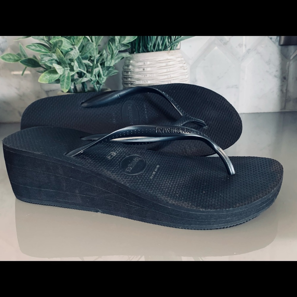 Women’s Havaianas Wedge Flip Flops • Black • Size 9/10